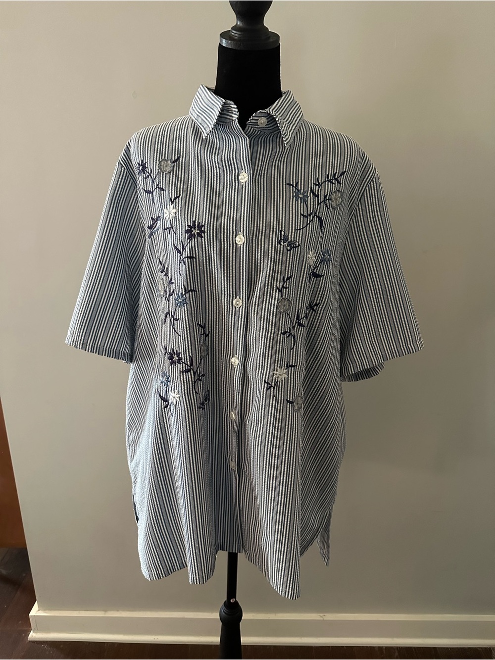 Vintage Bonworth Striped Blue Embroidered Short-Sleeve Shirt.